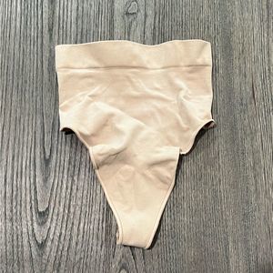 NWOT Skims Sculpting Mid Waist Thong - Size S/M